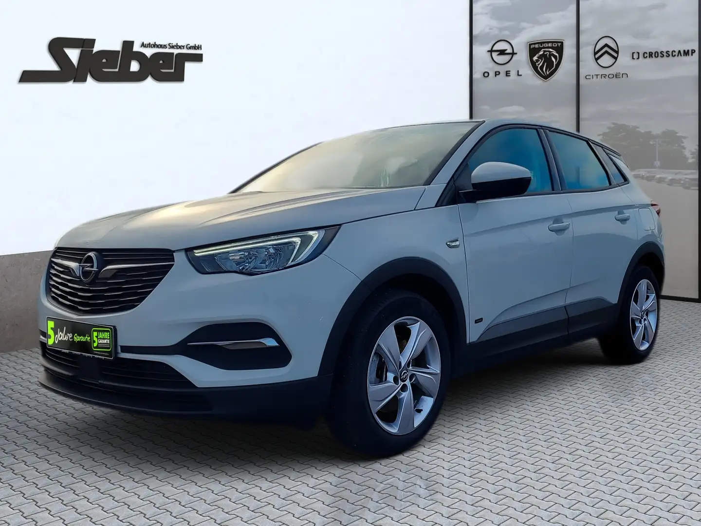Opel Grandland 1.6 Turbo Hybrid Edition NAVI Weiß - 2