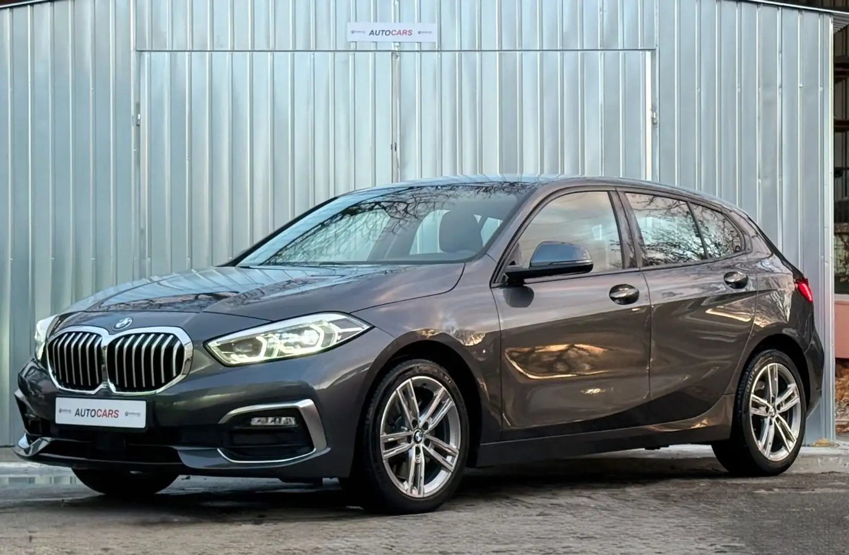 BMW 120 d xDrive Luxury Line/HEAD-UP/TEMP/LED/CAR-PL Grau - 1