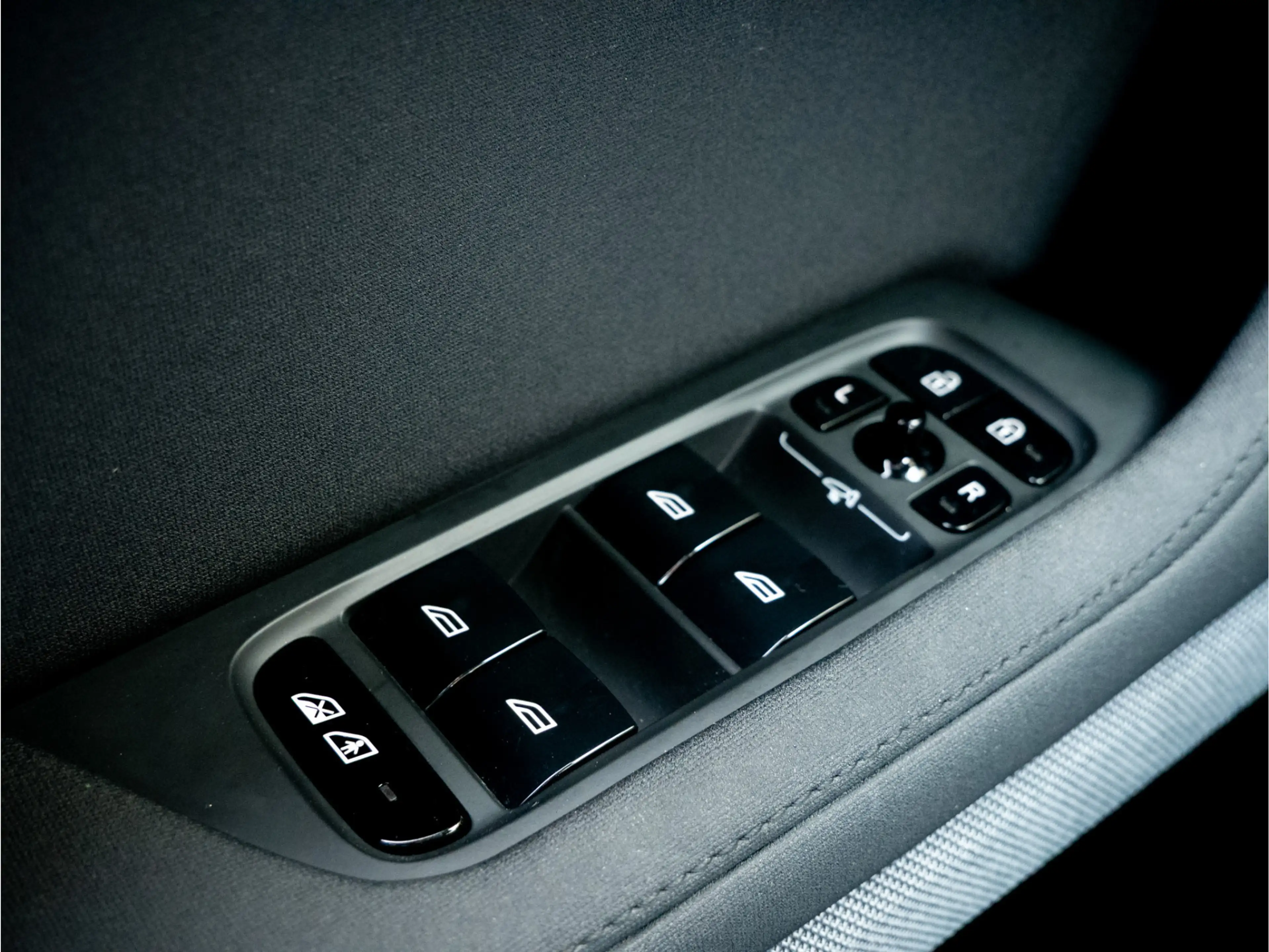 Polestar 2 Long Range Single Motor 78 kWh SOH 90% Trekhaak/ P — photo 22