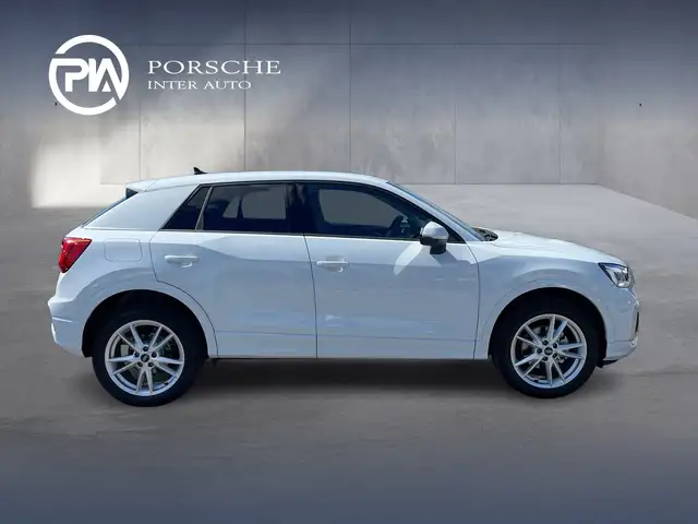 Audi Q2 view 6