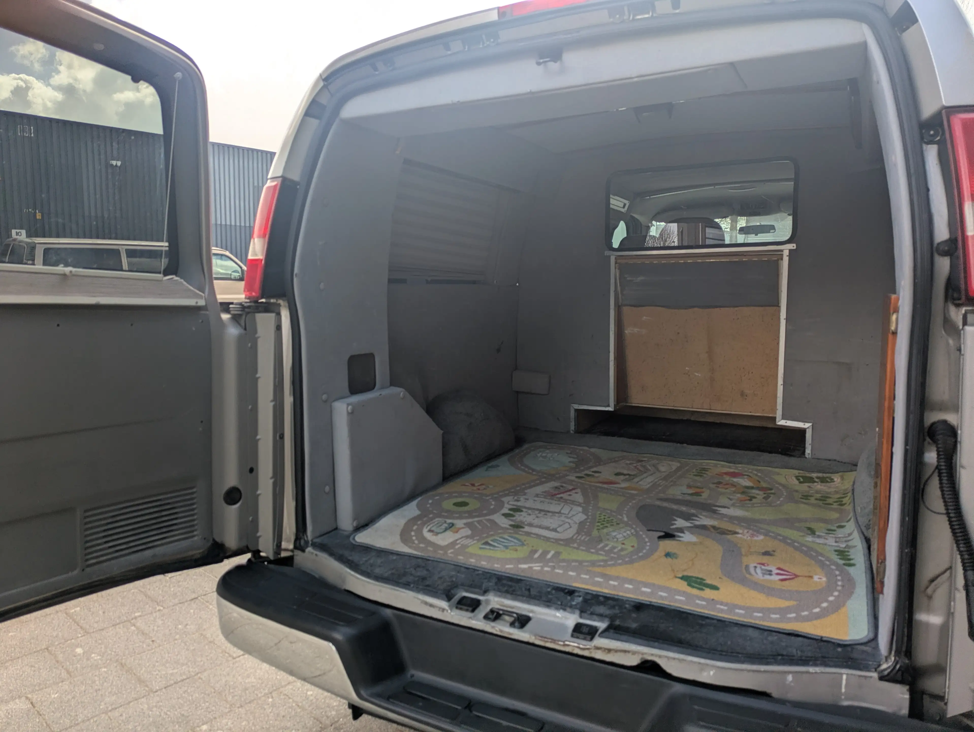 Chevrolet Express duramax — photo 6