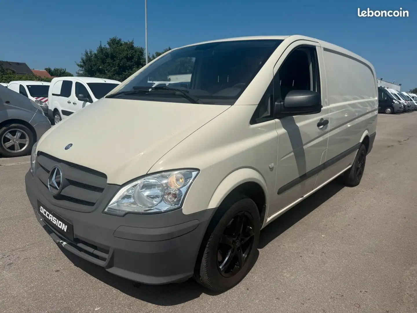 Mercedes-Benz Vito 110 CDI 95cv L2 Rallongè Clim de 2013 Beige - 1
