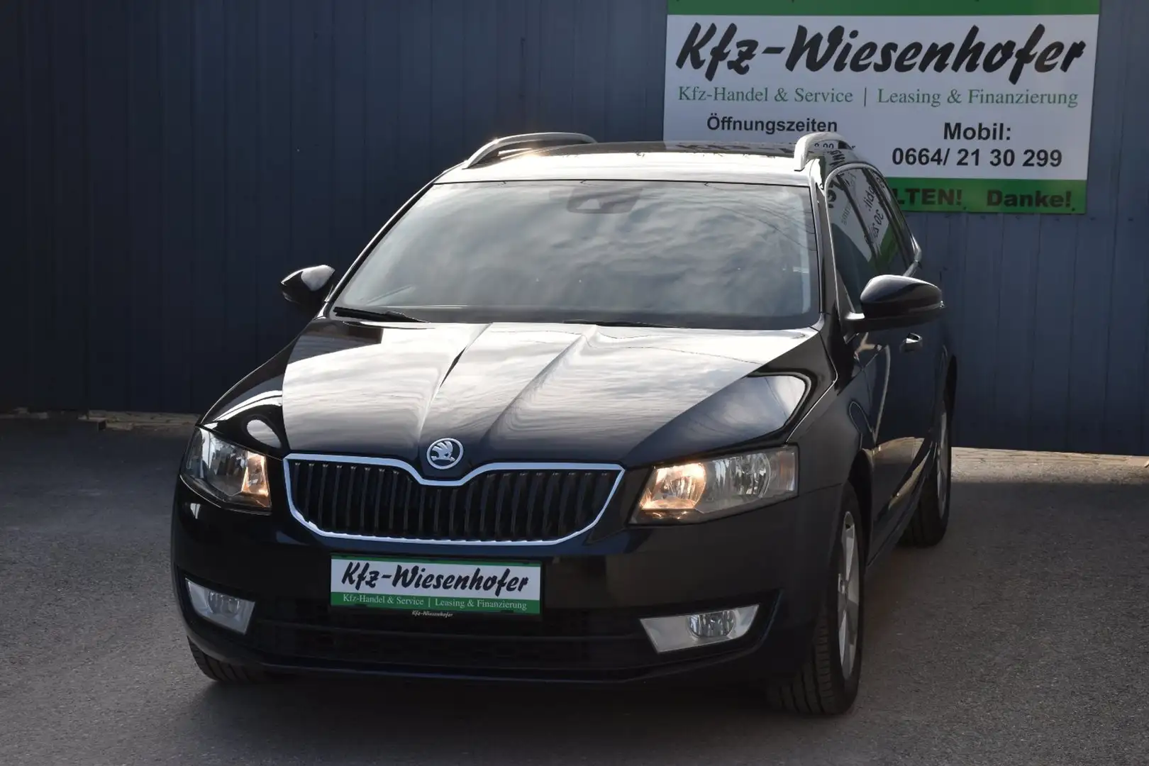 Skoda Octavia Elegance  1,6 TDI / Service & Pickerl NEU / Schwarz - 2