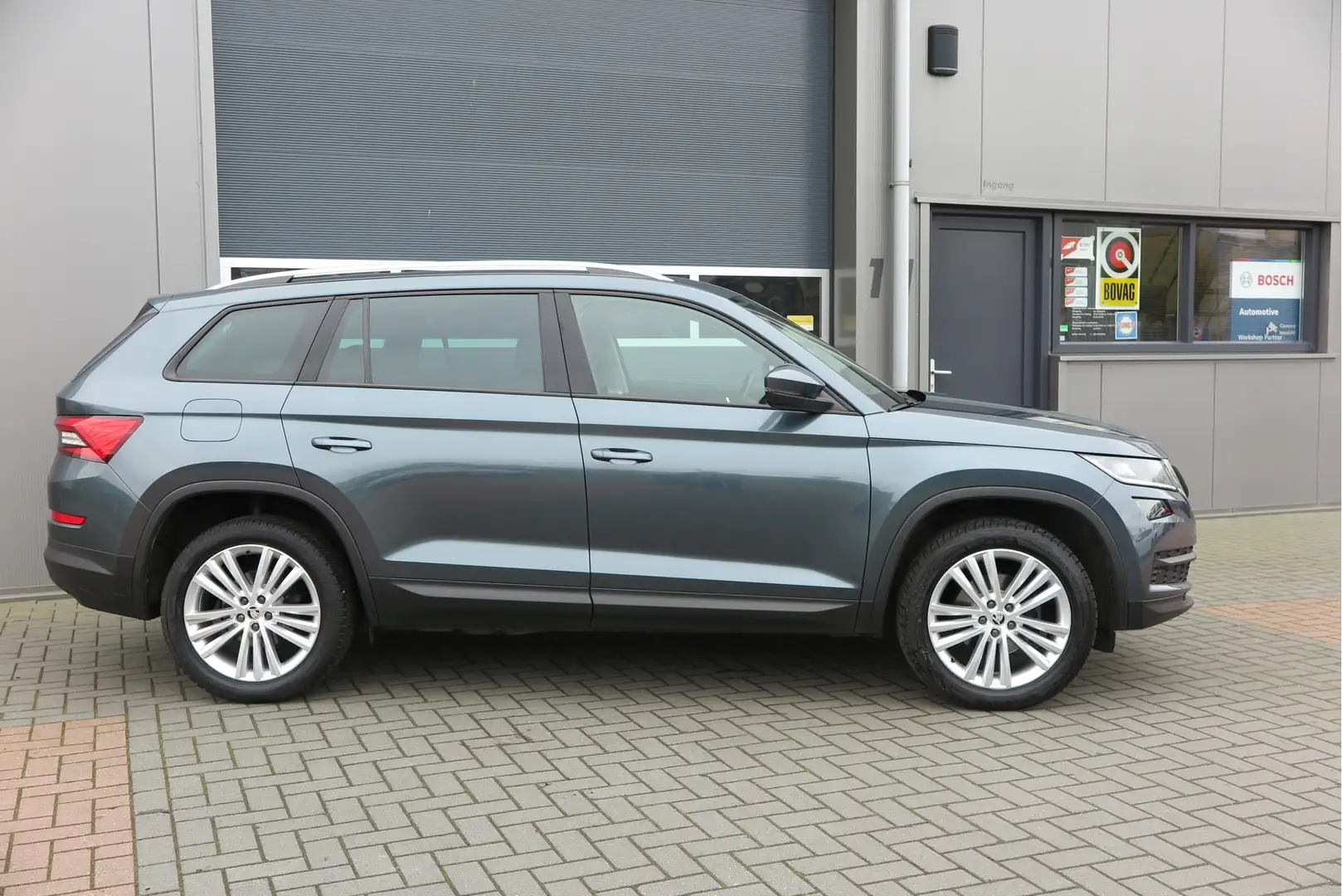 Skoda Kodiaq 1.5 TSI 110kw 150pk Business Edition , DSG. LED, P Gris - 2