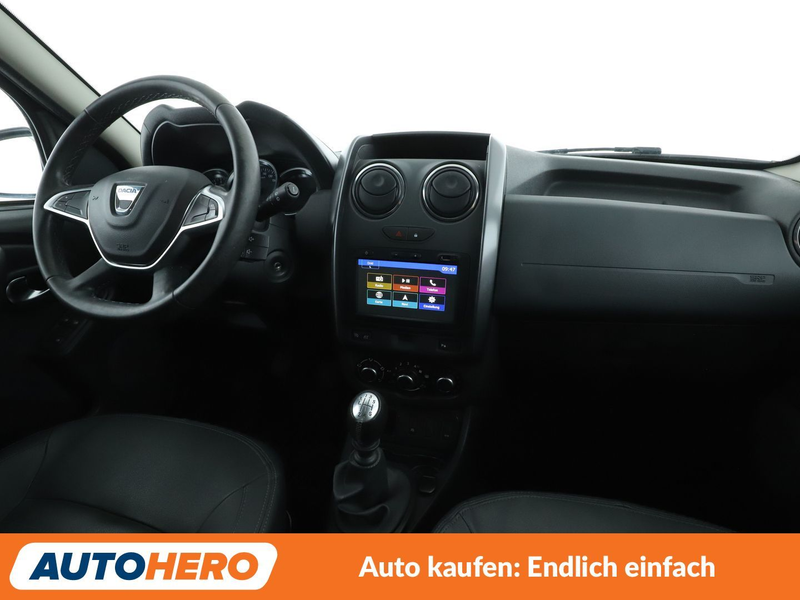 Dacia Duster 1.2 TCe Prestige 4x2 *NAVI*TEMPO*CAM*SHZ*ALU* — photo 13