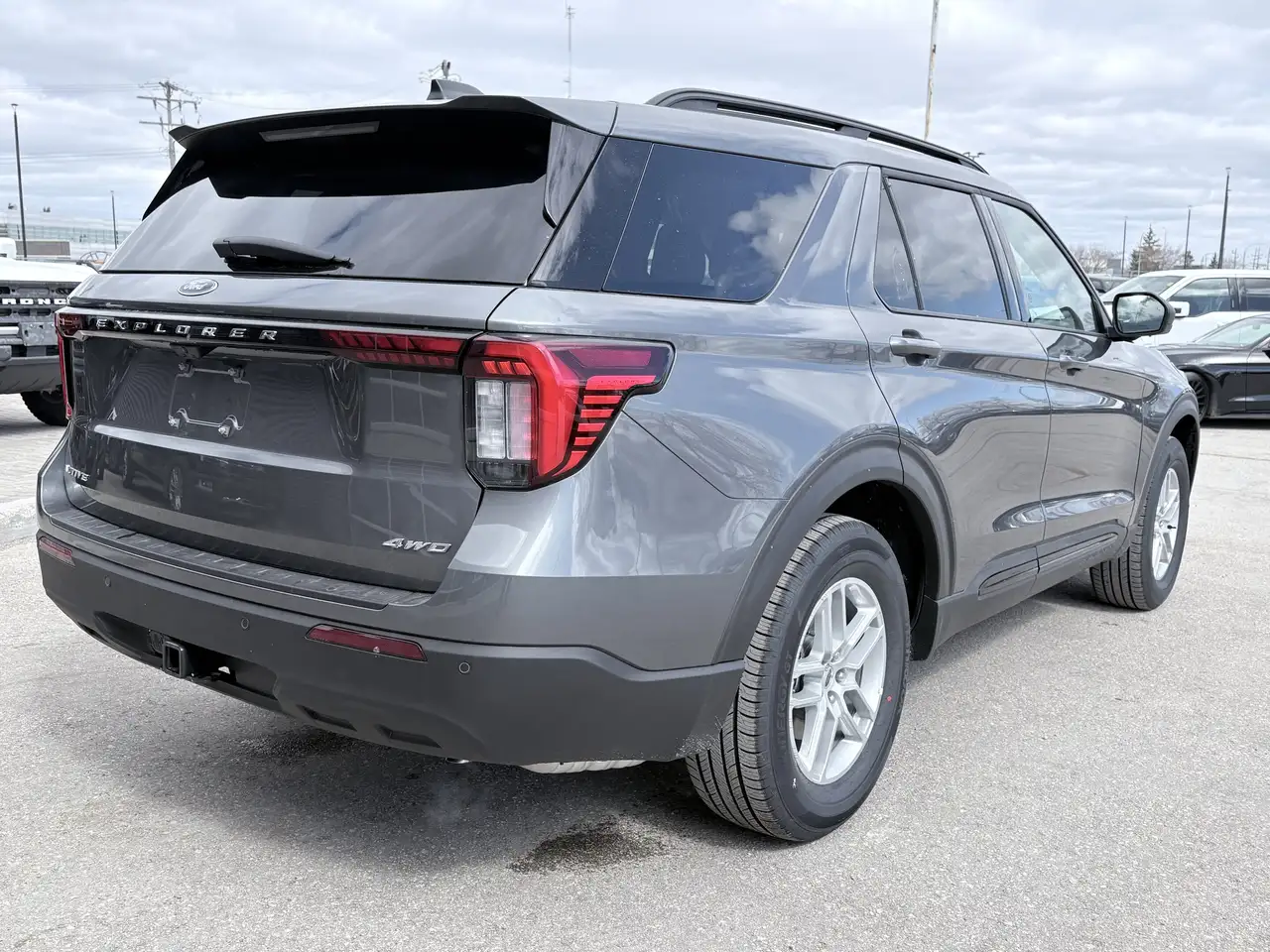 Ford Explorer снимка Ford Explorer