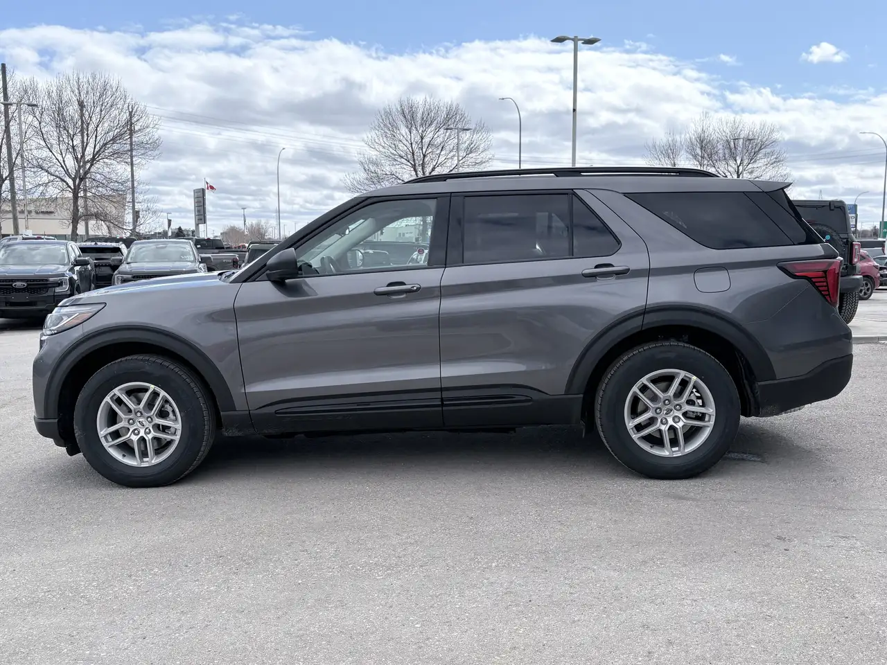 Ford Explorer снимка Ford Explorer