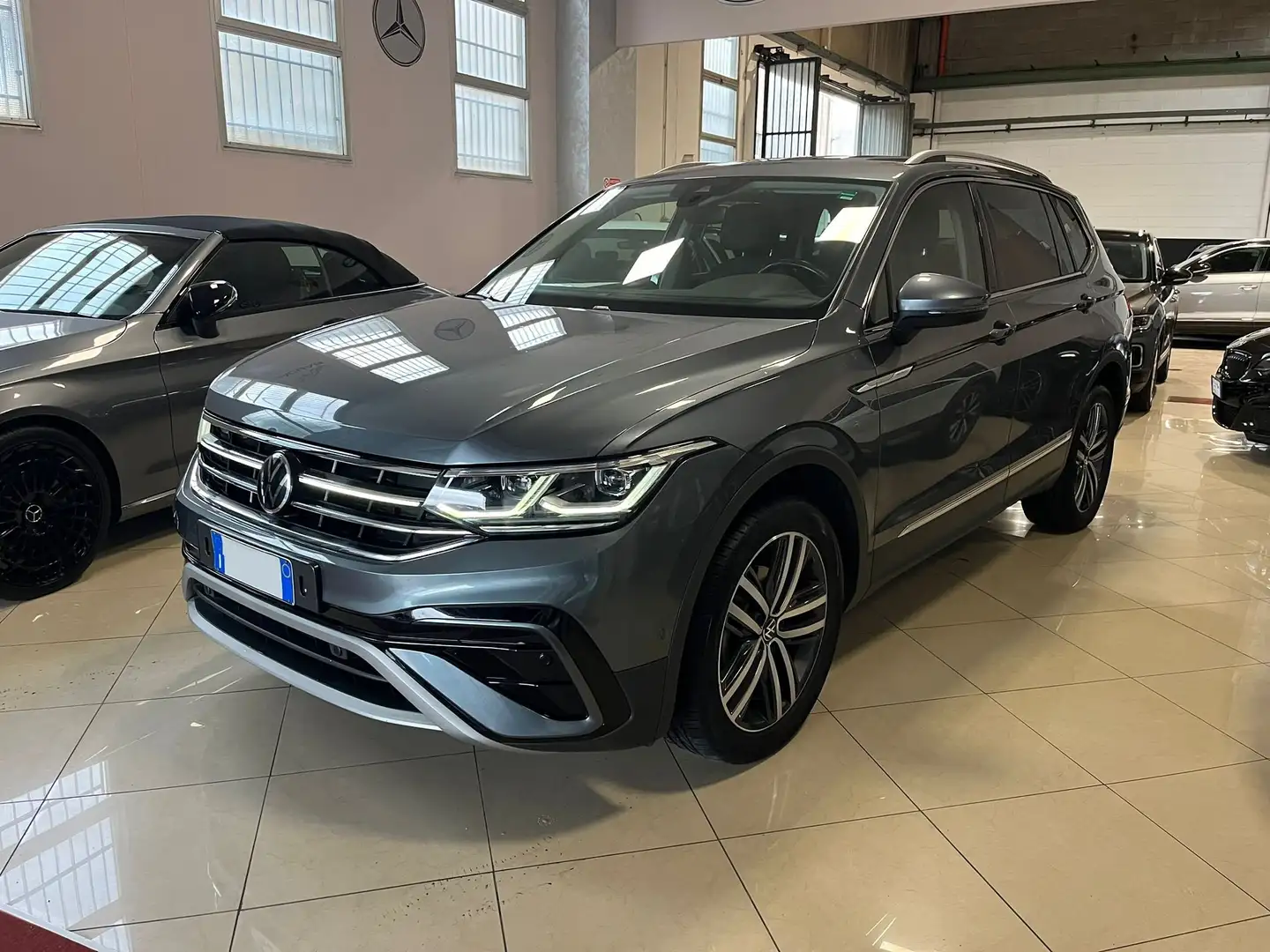 Volkswagen Tiguan Allspace Tiguan II 2016 Allspace 2.0tdi IVA ESPOSTA 7POSTI Gris - 1