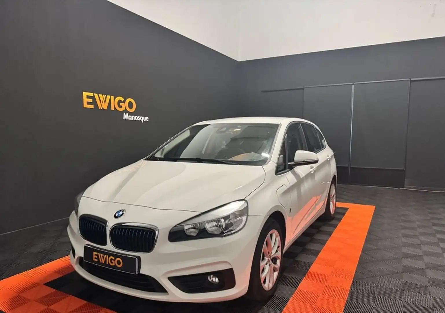 BMW 125 serie active-tourer 1.5 225 xe 220h 125 phev hybrid business design xdrive bva Weiß - 1