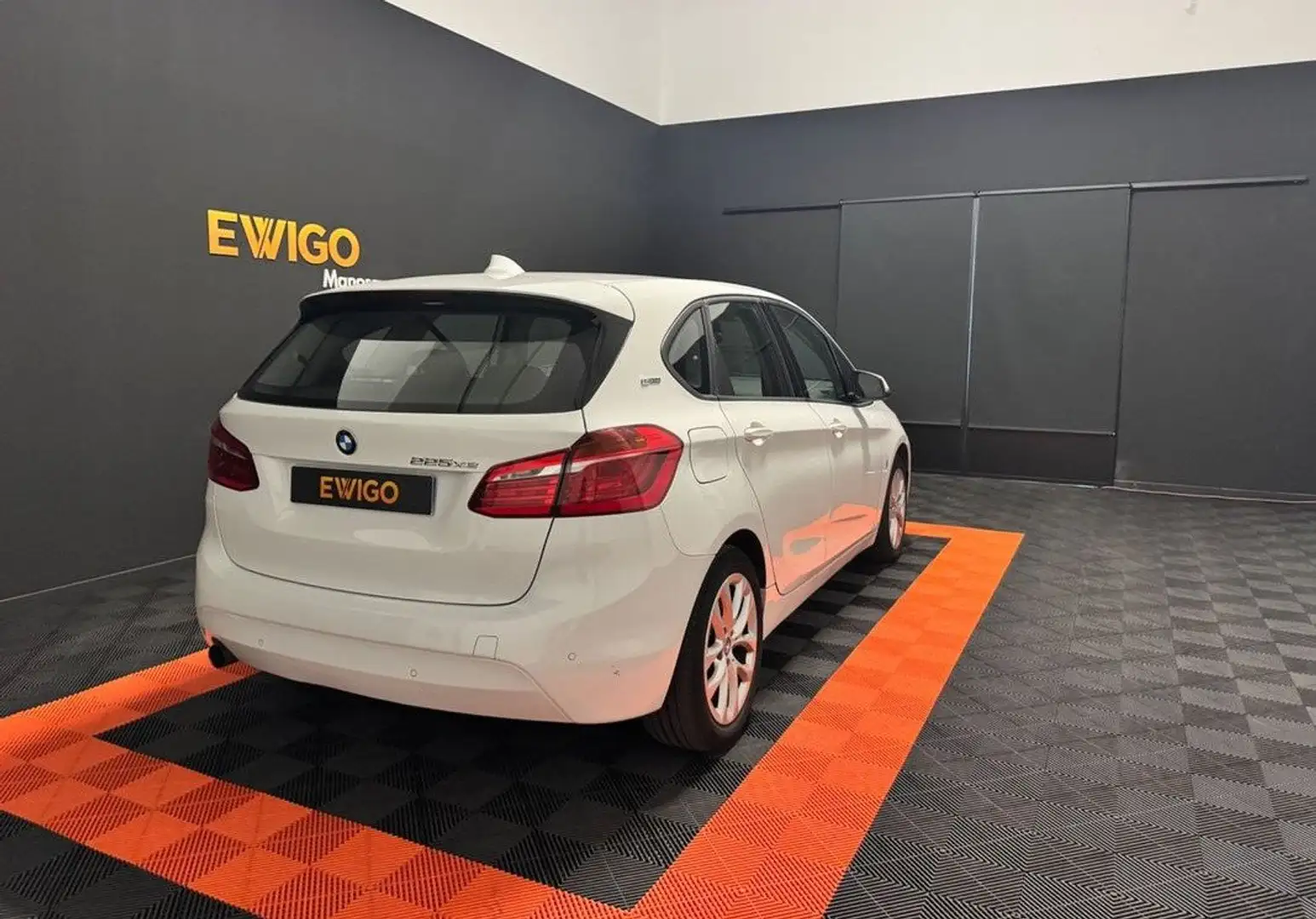 BMW 125 serie active-tourer 1.5 225 xe 220h 125 phev hybrid business design xdrive bva Weiß - 2