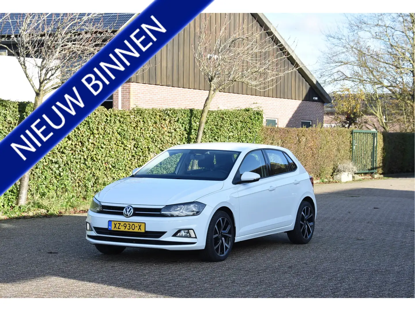 Volkswagen Polo 1.0 82 PK Topstaat! Navi CarPlay NAPComfortline Wit - 1