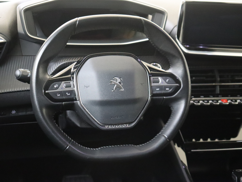 Peugeot e-2008 EV Allure Pack 50 kWh — photo 6