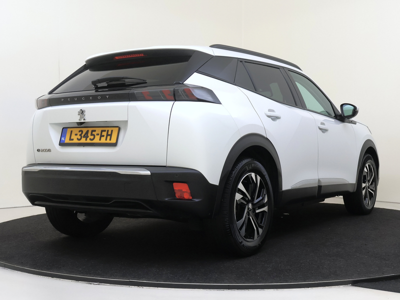 Peugeot e-2008 EV Allure Pack 50 kWh — photo 11
