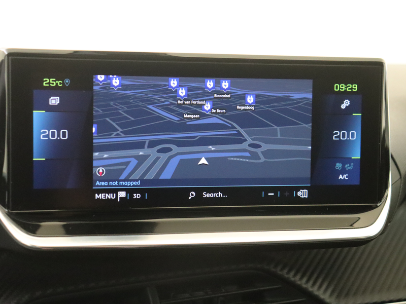 Peugeot e-2008 EV Allure Pack 50 kWh — photo 15