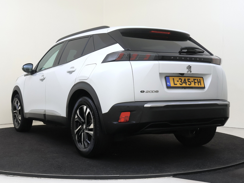 Peugeot e-2008 EV Allure Pack 50 kWh — photo 4