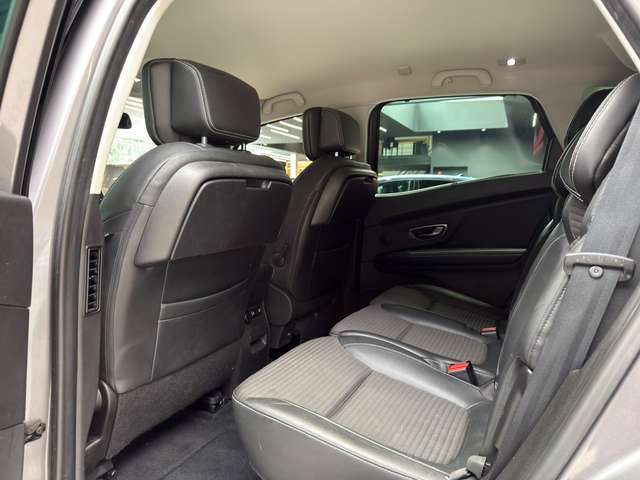 Renault Scenic — photo 18
