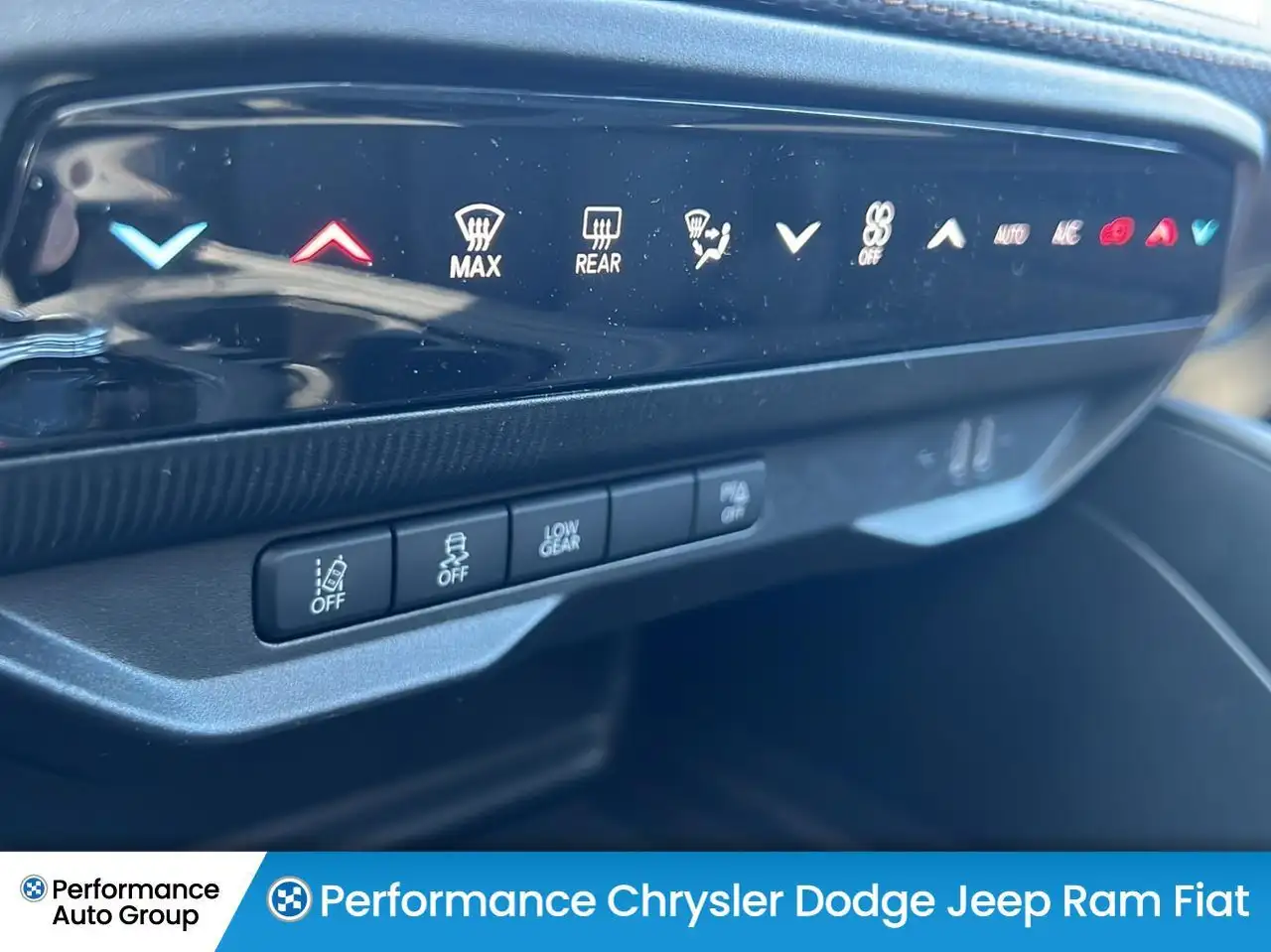 Jeep Cherokee снимка Jeep Cherokee