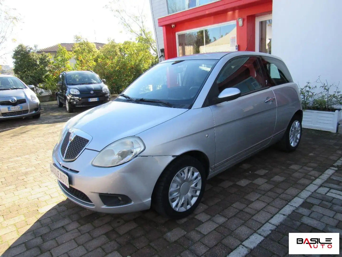 Lancia Ypsilon 1.3 MJT Passion Gris - 2