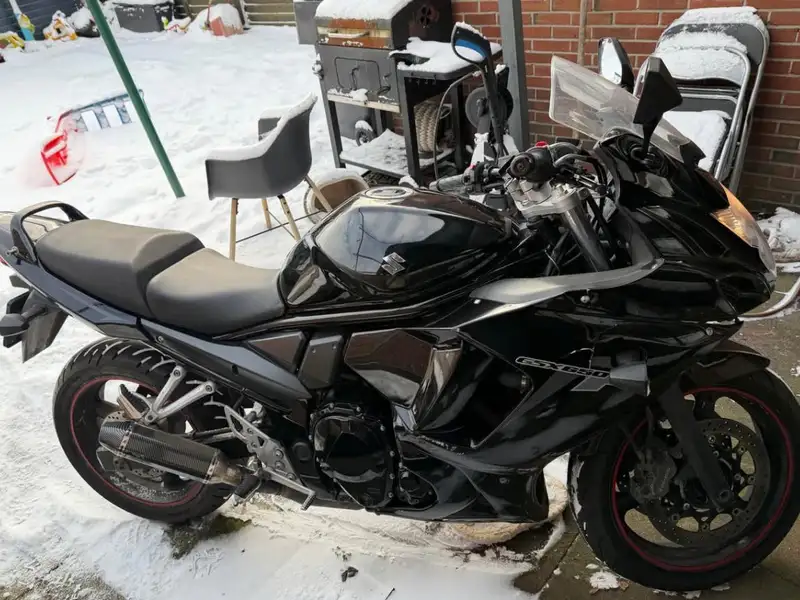 Suzuki GSX 650 - foto 5