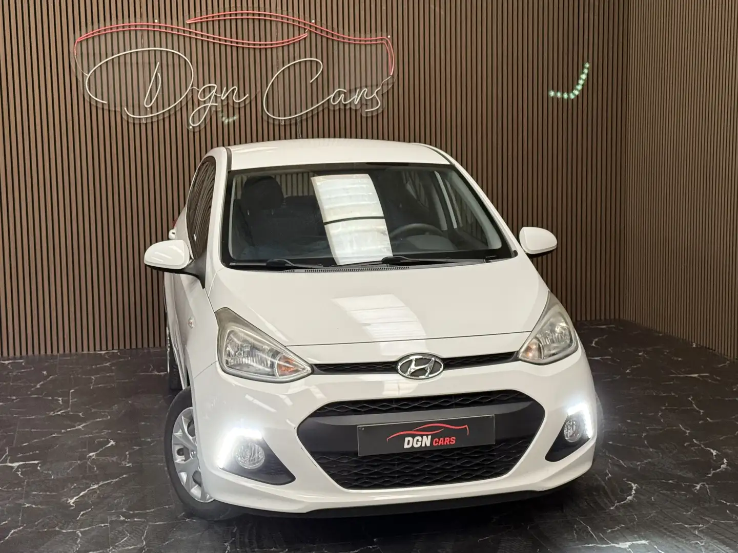 Hyundai i10 1.0i Pop Blanc - 2