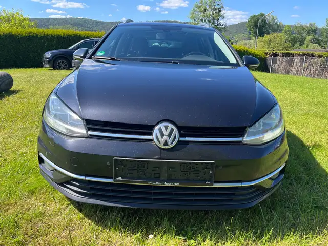 Volkswagen Golf view 2