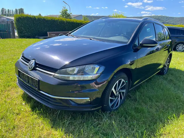 Volkswagen Golf view 3
