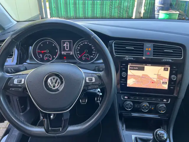 Volkswagen Golf view 13
