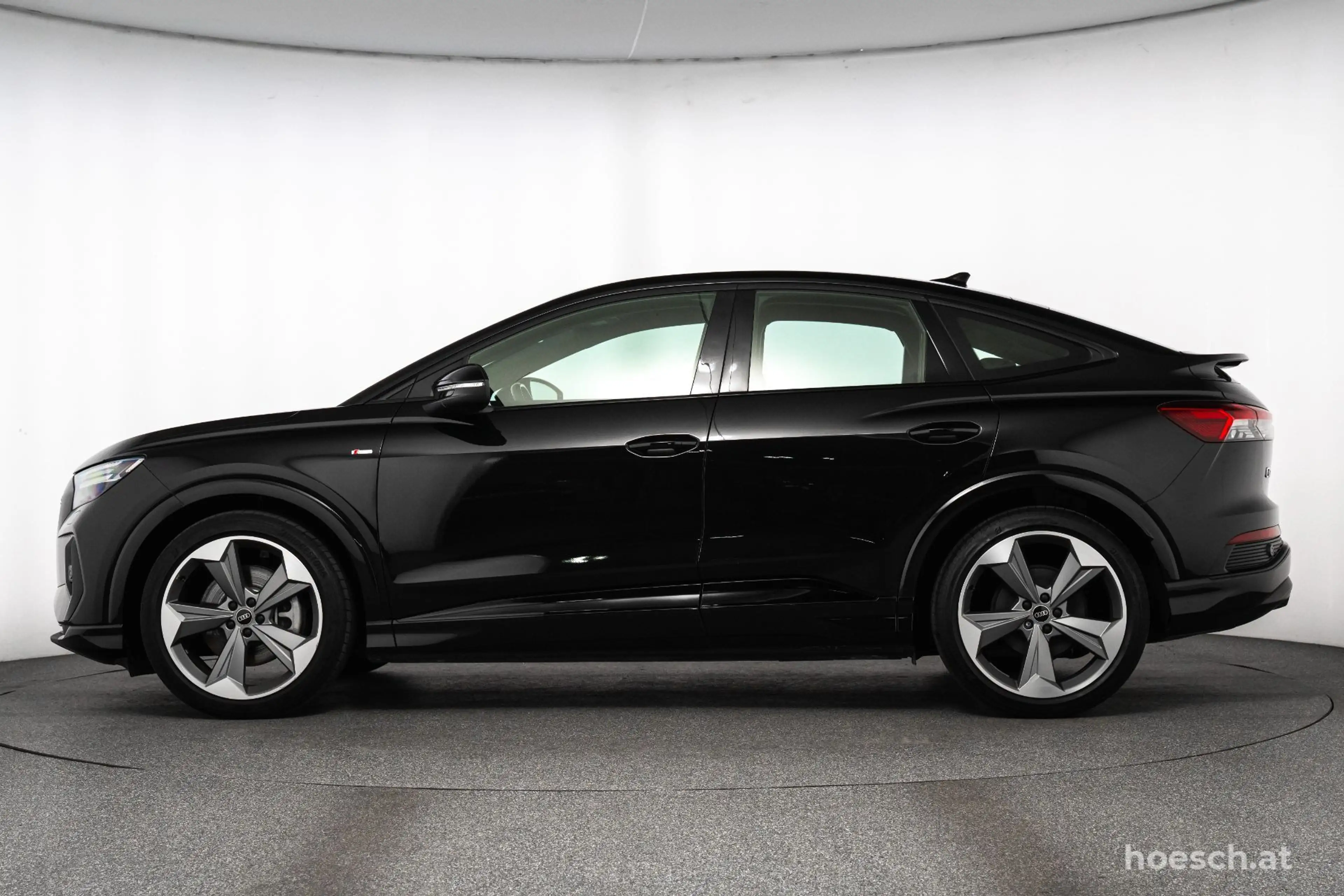 Audi Q4 e-tron SB 45 quattro S-LINE 21" BLACK MATRIX WÄRME ++ — photo 3