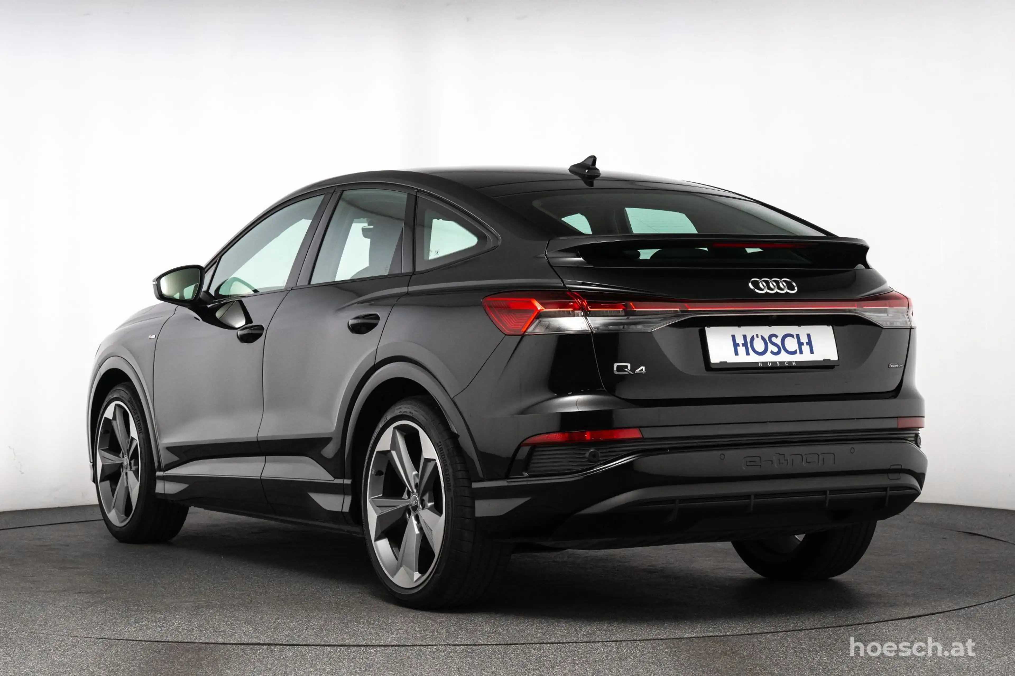 Audi Q4 e-tron SB 45 quattro S-LINE 21" BLACK MATRIX WÄRME ++ — photo 4