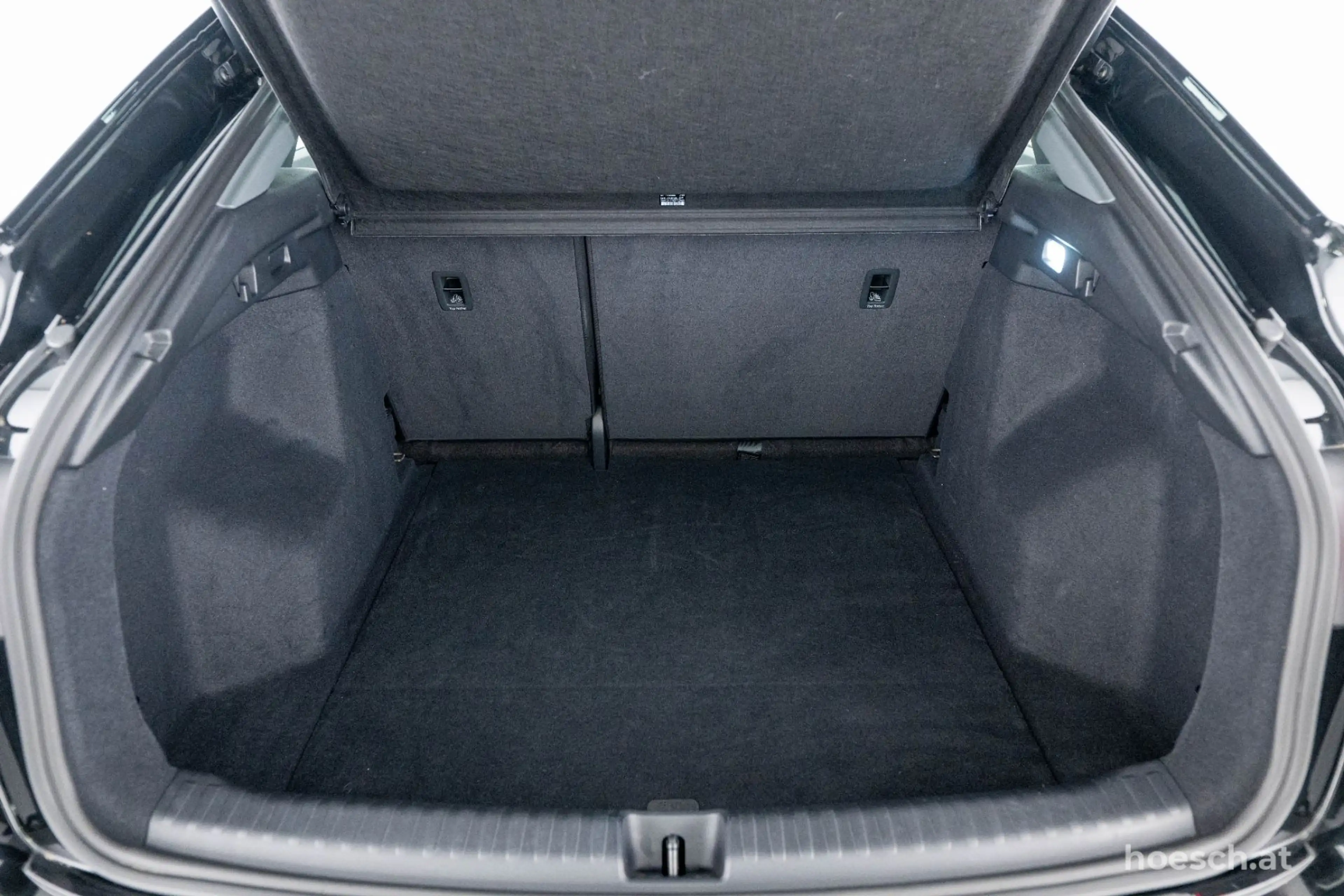 Audi Q4 e-tron SB 45 quattro S-LINE 21" BLACK MATRIX WÄRME ++ — photo 8
