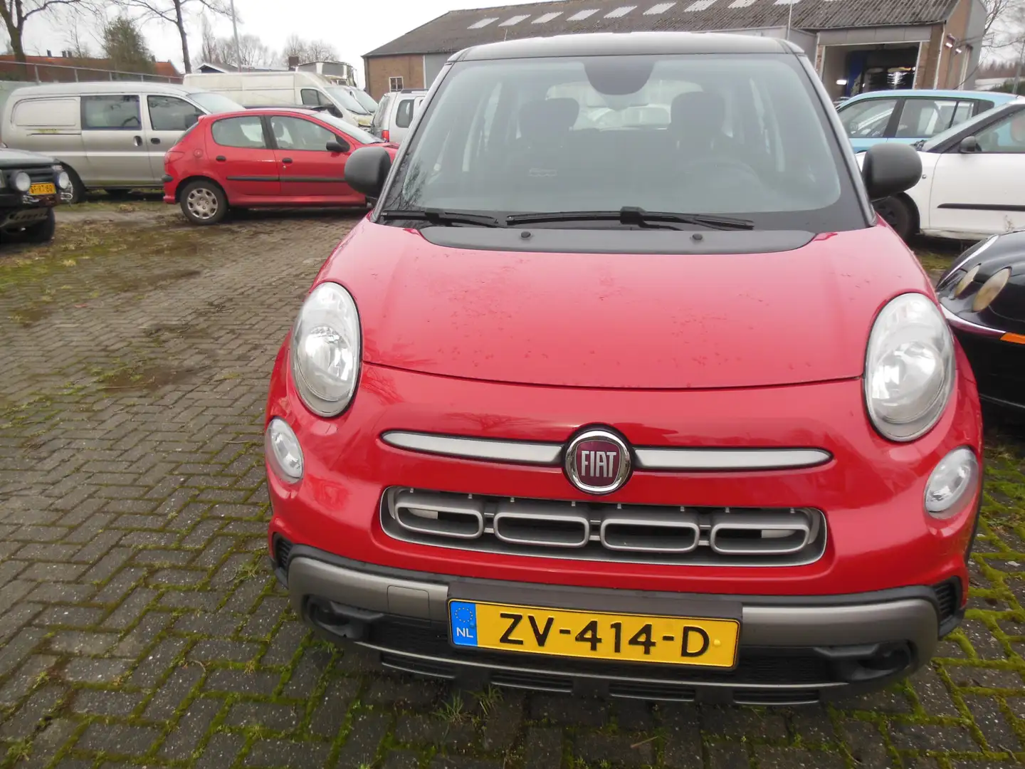 Fiat 500L 0.9 TwinAir CityCross Staat in De Krim Rood - 1
