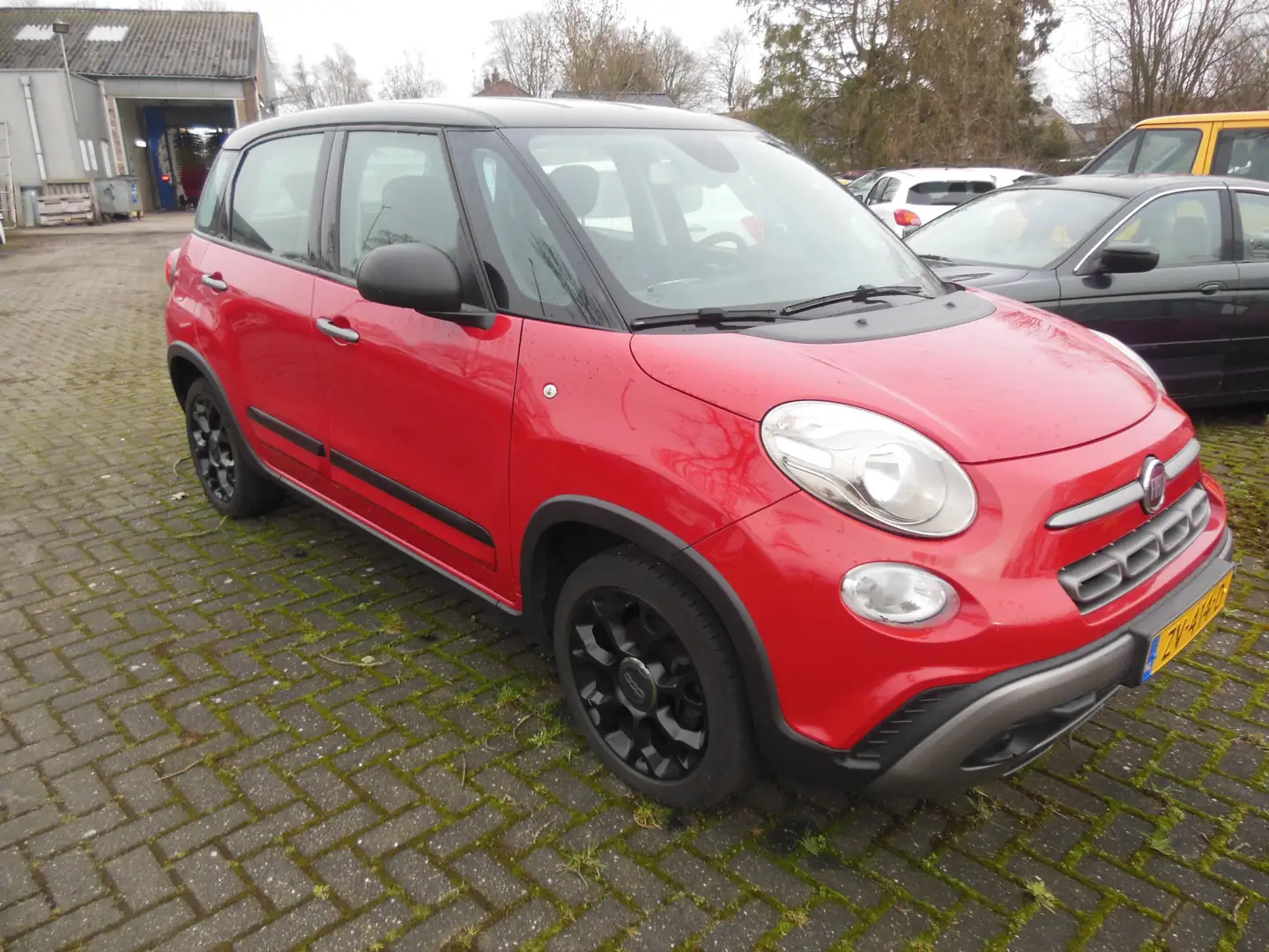 Fiat 500L 0.9 TwinAir CityCross Staat in De Krim Rood - 2