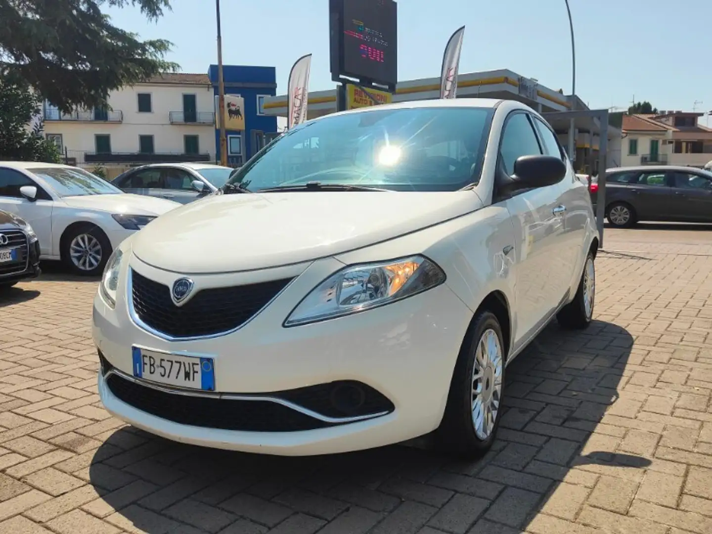 Lancia Ypsilon Ypsilon 1.2 69 CV 5 porte GPL Ecochic Silver Blanc - 2