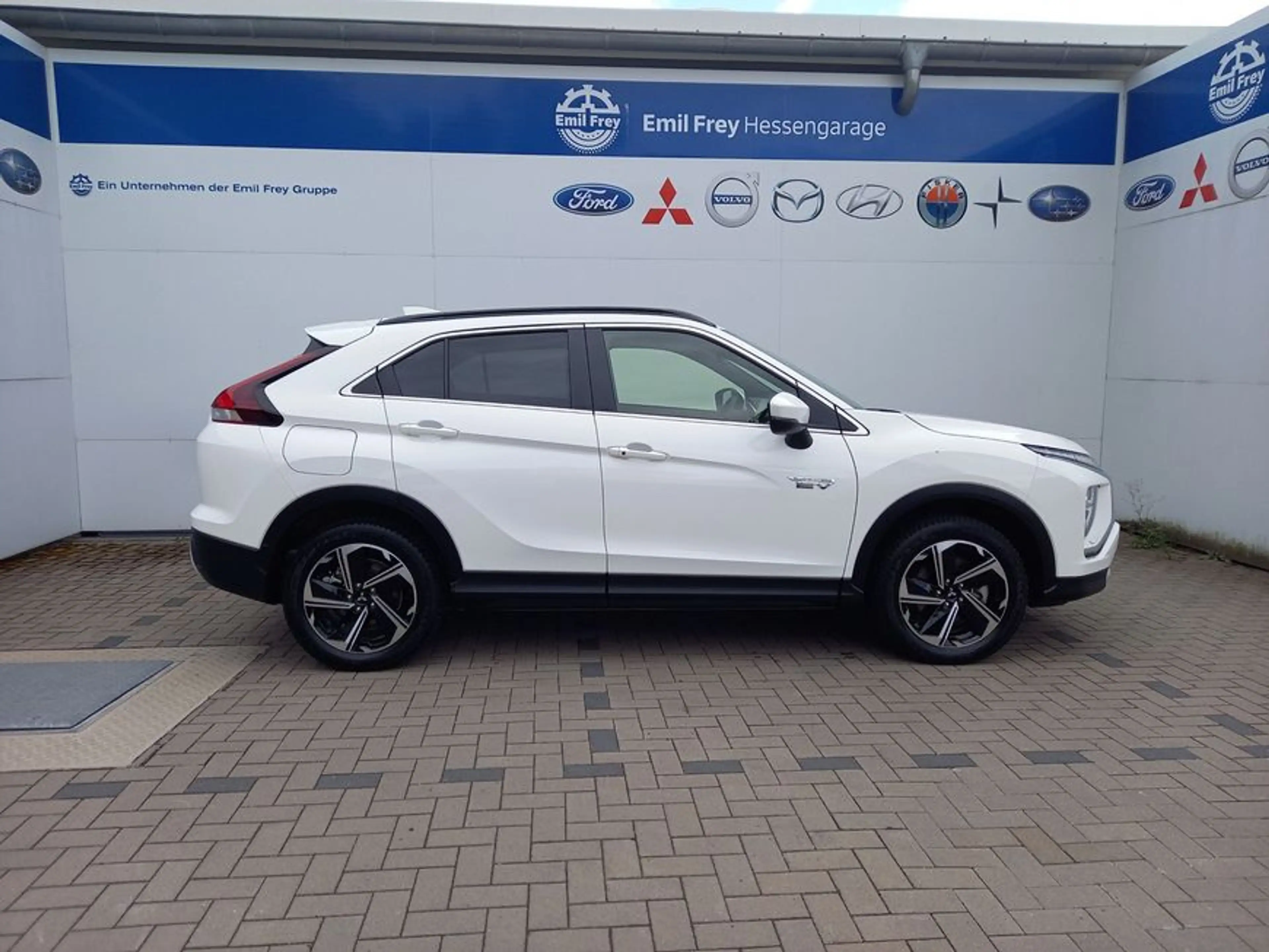 Mitsubishi Eclipse Cross Plug-In Hybrid 4WD Plus — photo 25