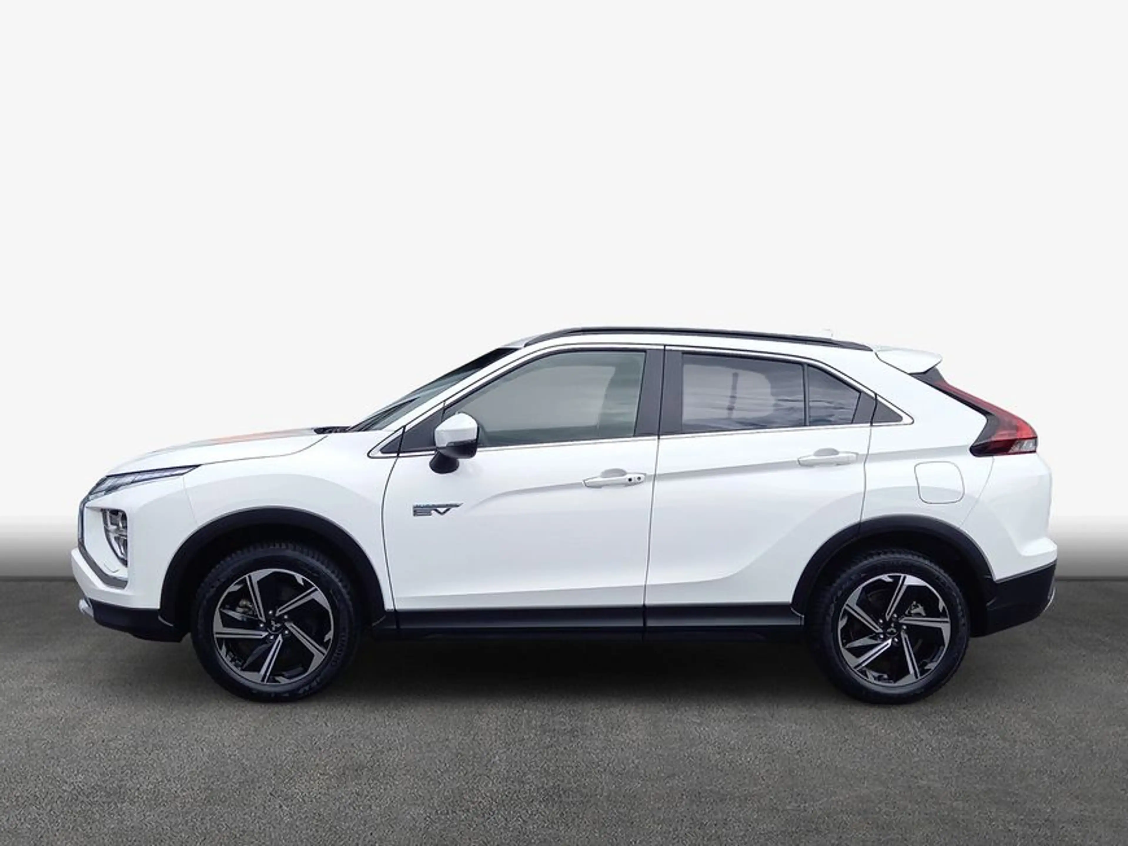 Mitsubishi Eclipse Cross Plug-In Hybrid 4WD Plus — photo 5