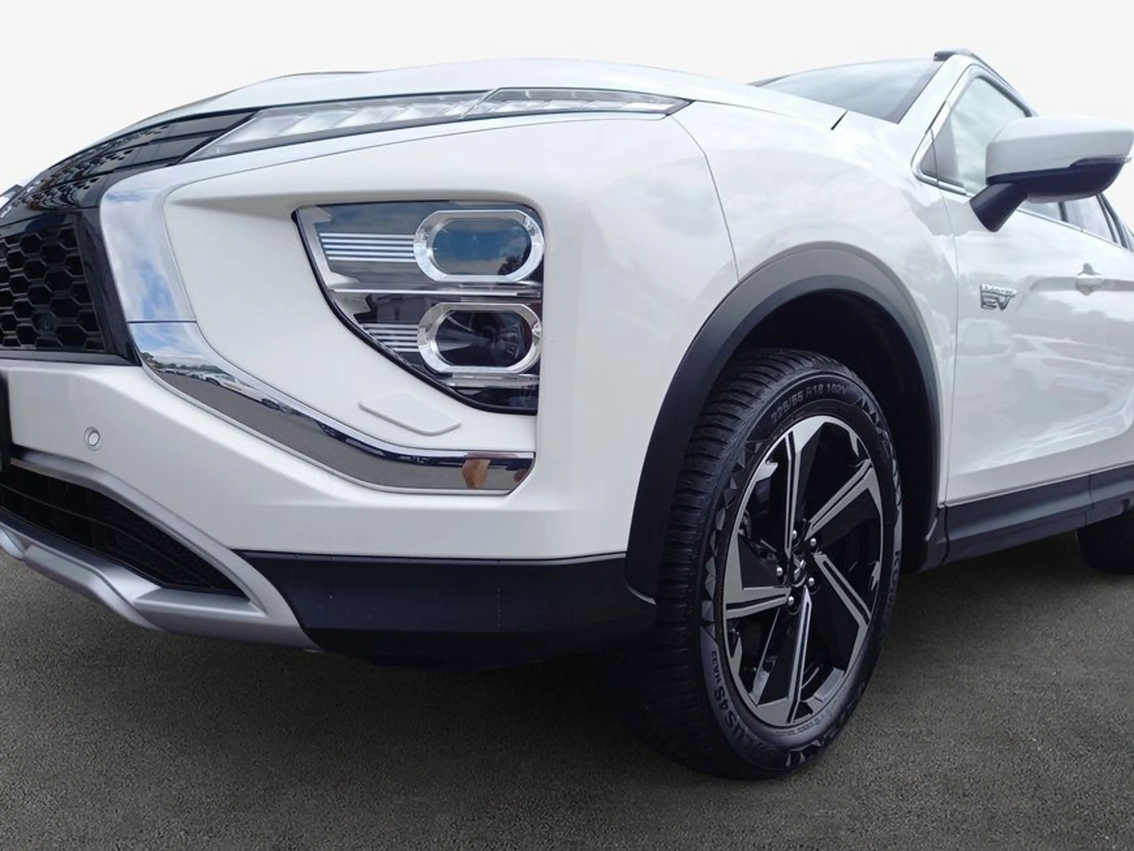 Mitsubishi Eclipse Cross Plug-In Hybrid 4WD Plus — photo 7