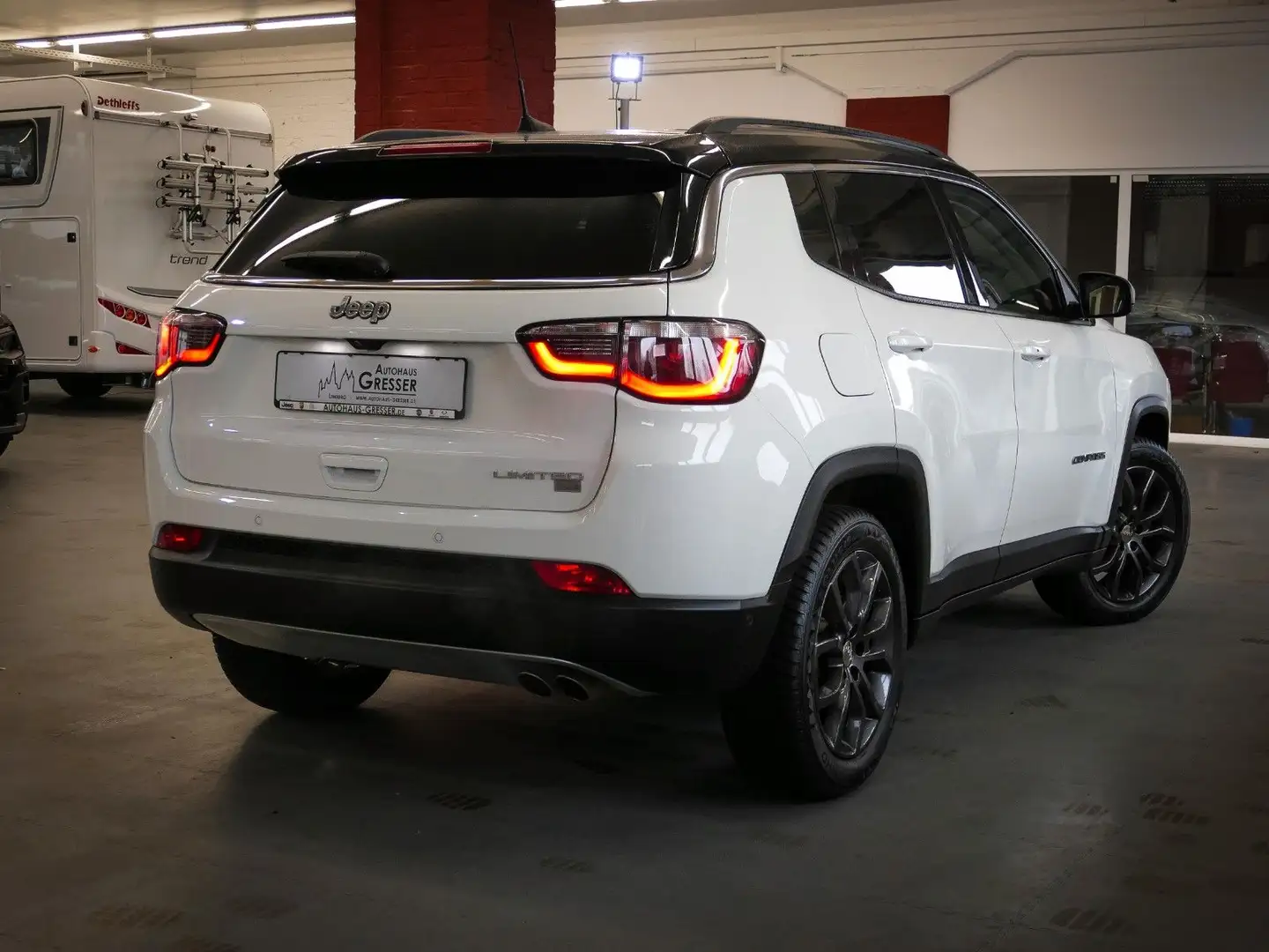 Jeep Compass Limited FWD Wit - 2