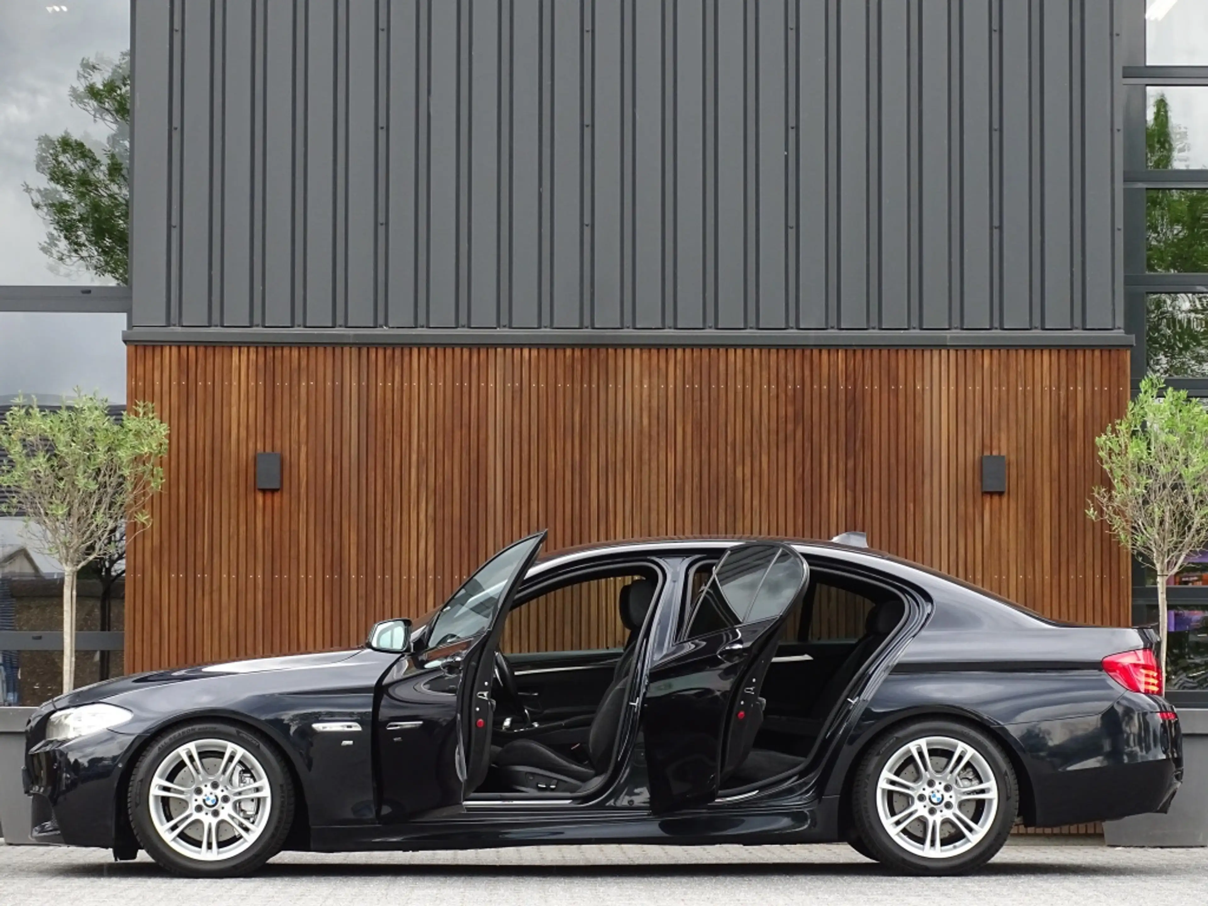 BMW 535 5-serie 535i TwinTurbo 306PK / Executive / M Sport — photo 6