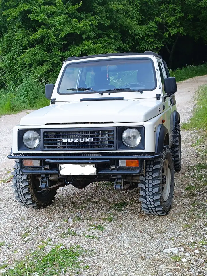 Suzuki Samurai