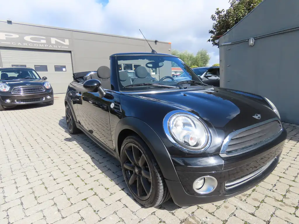 Mini One Cabrio 2010 из Европы — купить под ключ