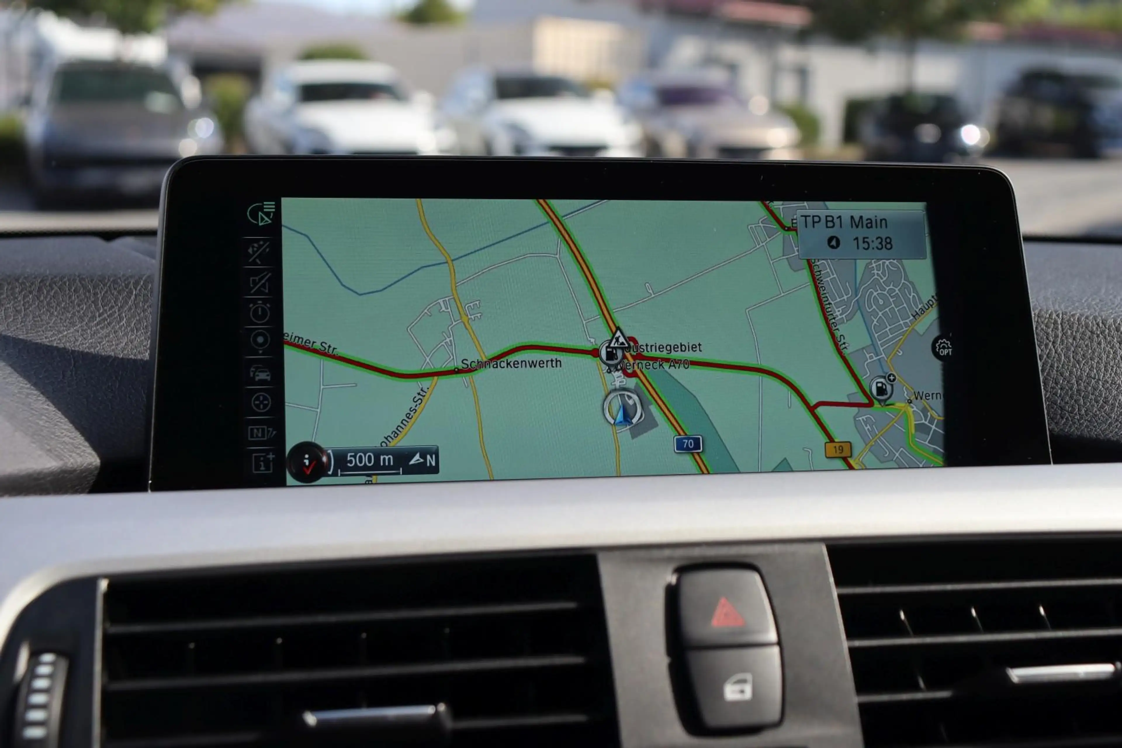 BMW 330 i xDrive Advantage +INNOVATION+NAVI+LED+HEAD-UP+ — photo 15