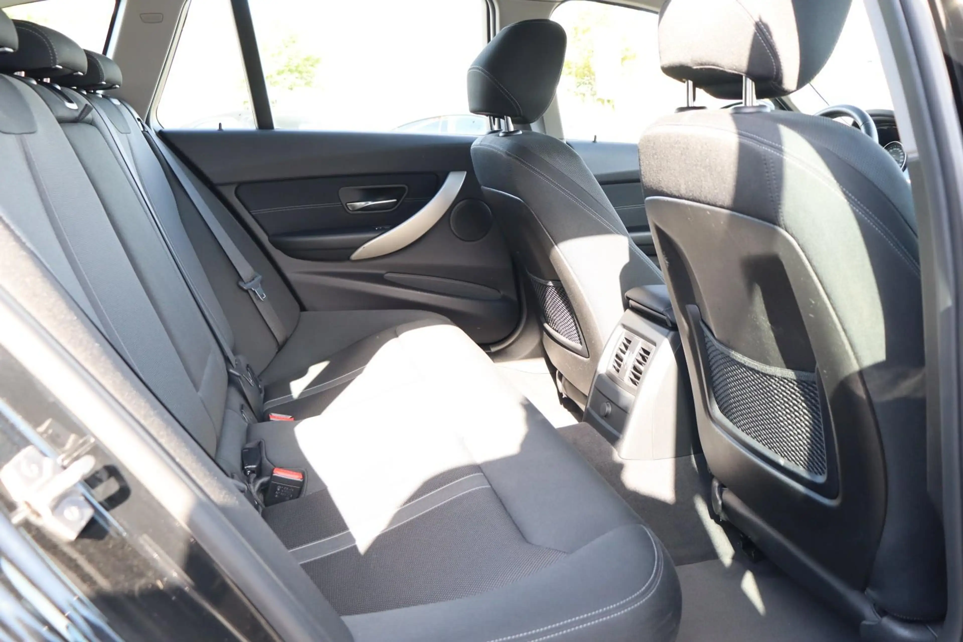 BMW 330 i xDrive Advantage +INNOVATION+NAVI+LED+HEAD-UP+ — photo 11