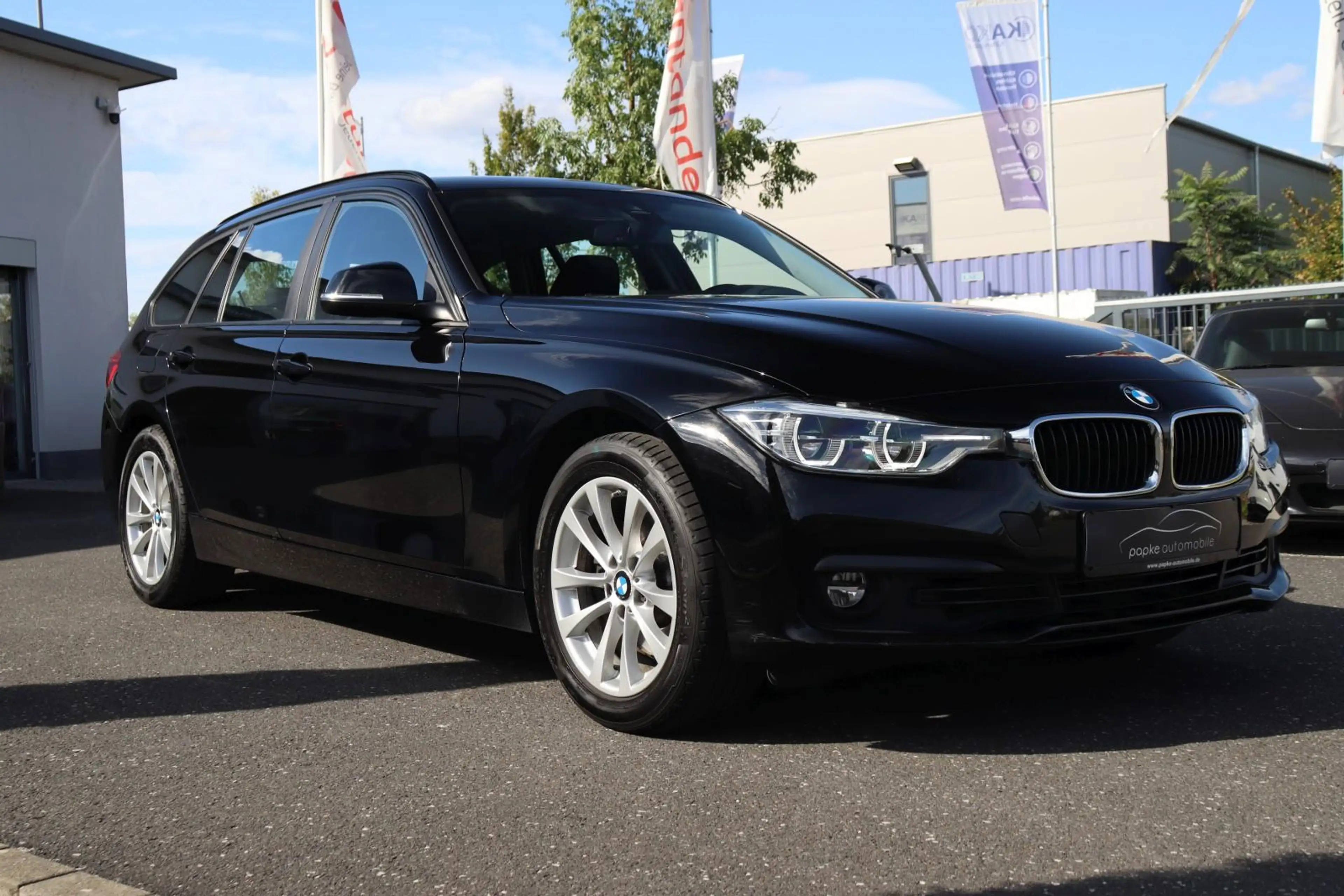 BMW 330 i xDrive Advantage +INNOVATION+NAVI+LED+HEAD-UP+ — photo 4