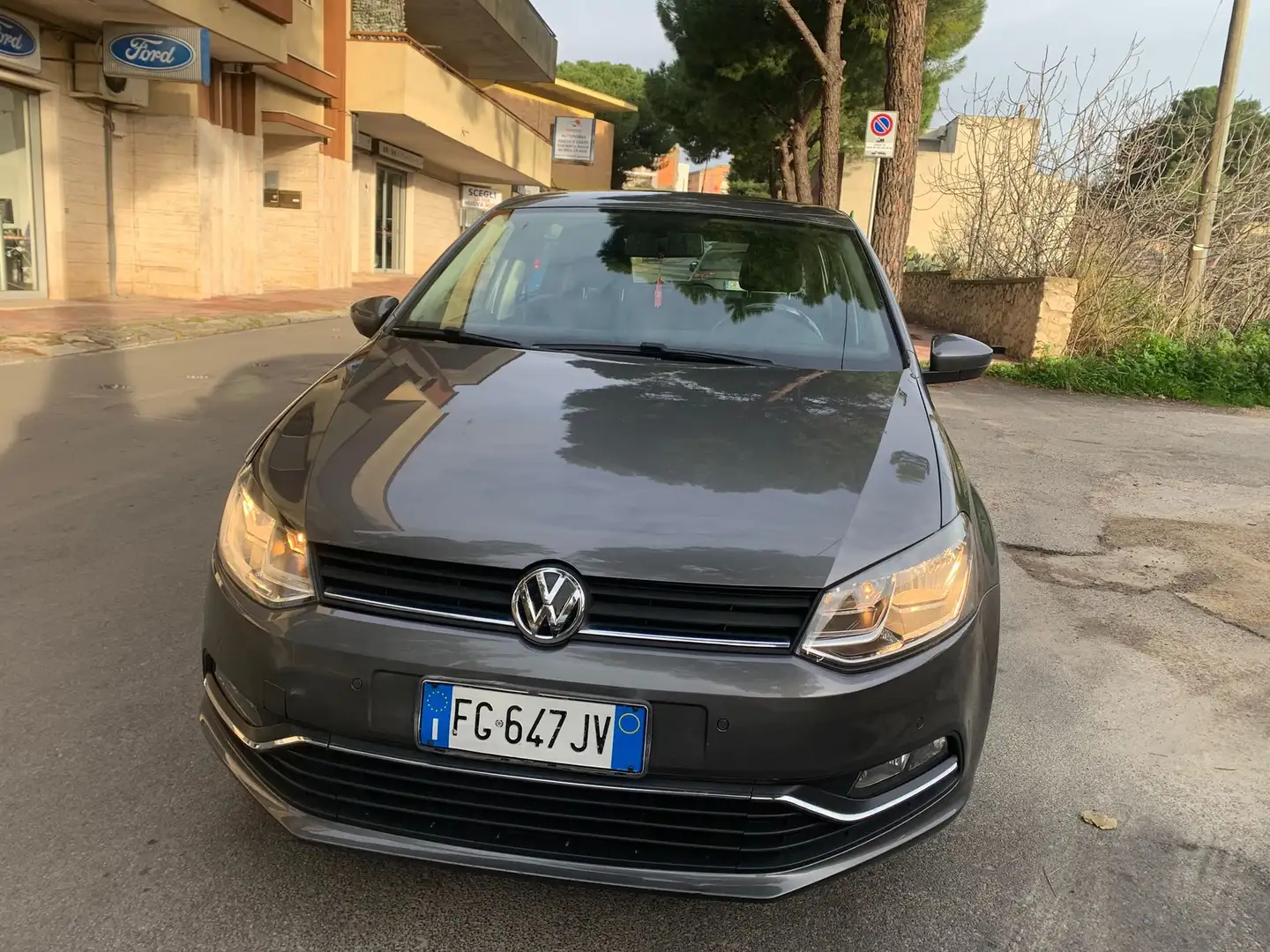 Volkswagen Polo Polo V 2014 5p 1.4 tdi Trendline 75cv Gris - 2
