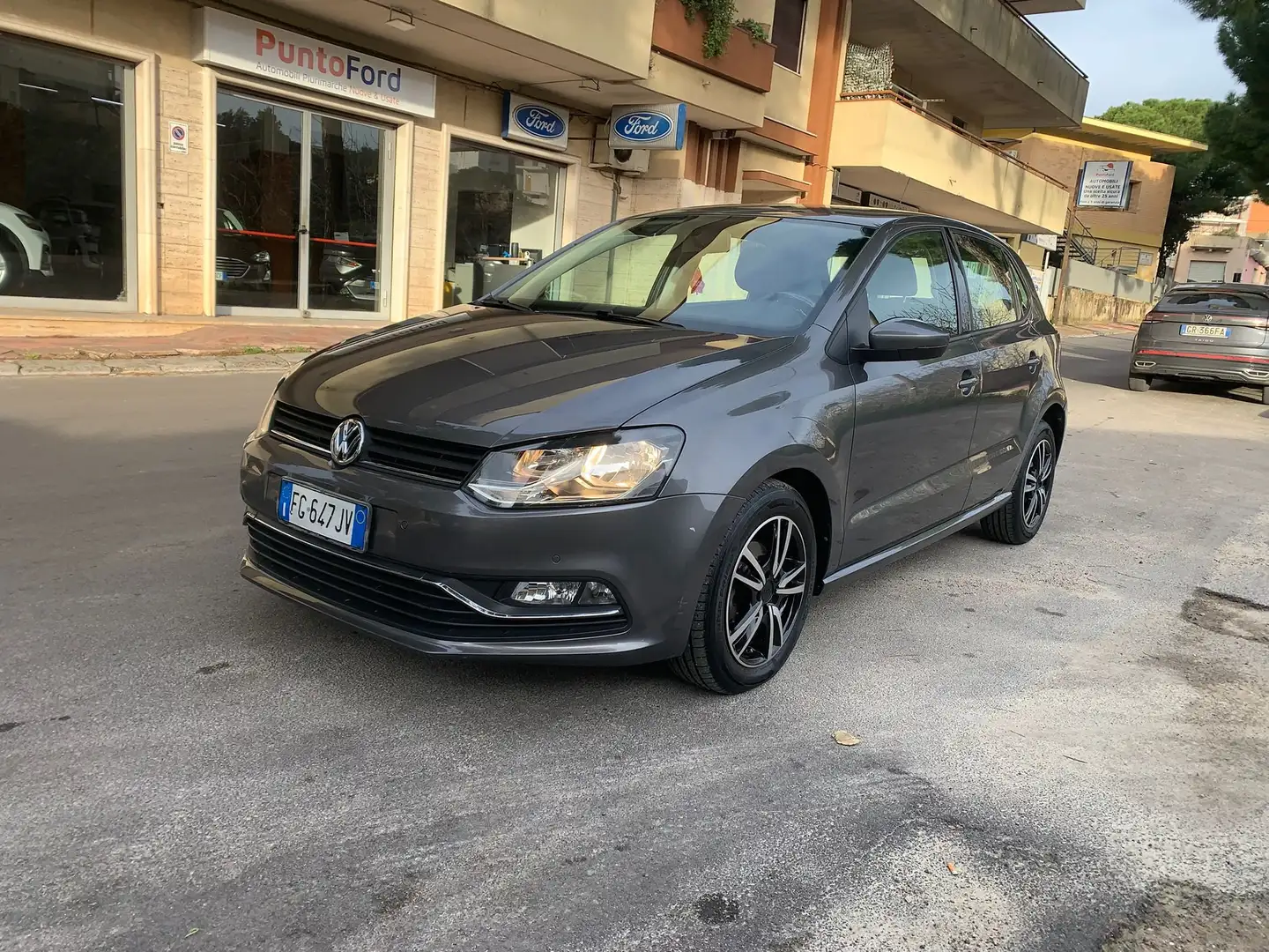 Volkswagen Polo Polo V 2014 5p 1.4 tdi Trendline 75cv Gris - 1