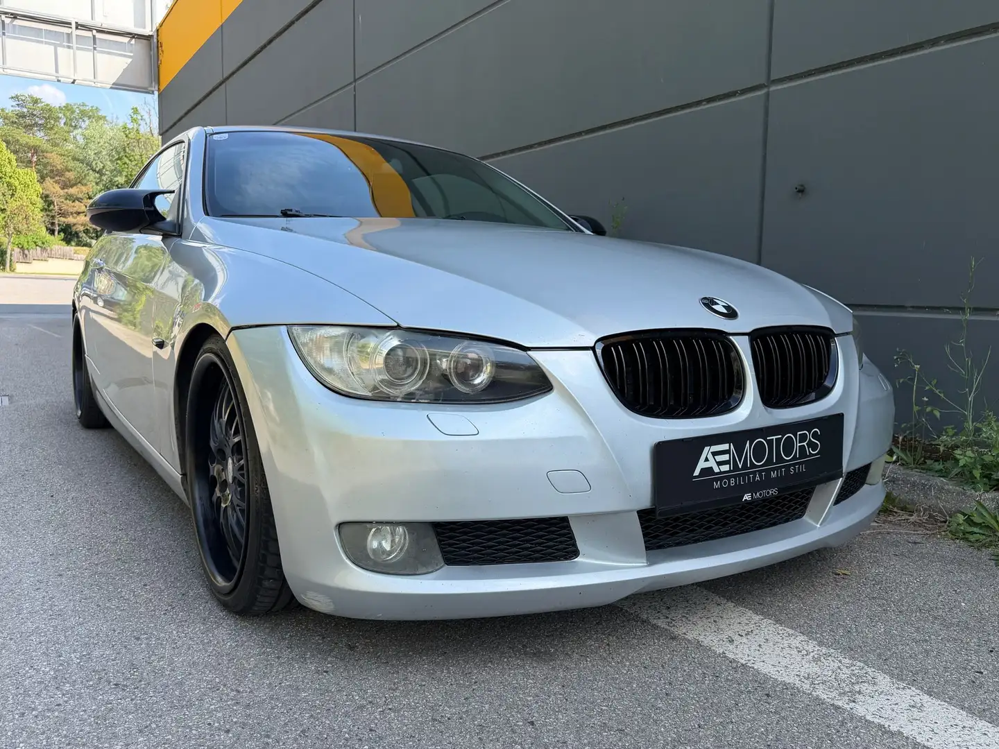 BMW 320 //TOP//KREDIT//GARANTIE//NAVI//AUTOMATIK// Grau - 1