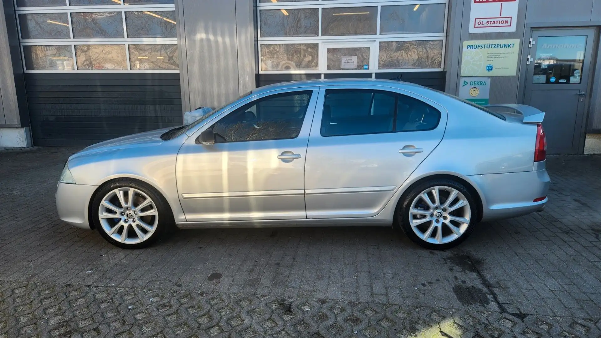 Skoda Octavia Lim. RS*Teilleder*Xenon*HU/AU 08.2026 Silber - 2
