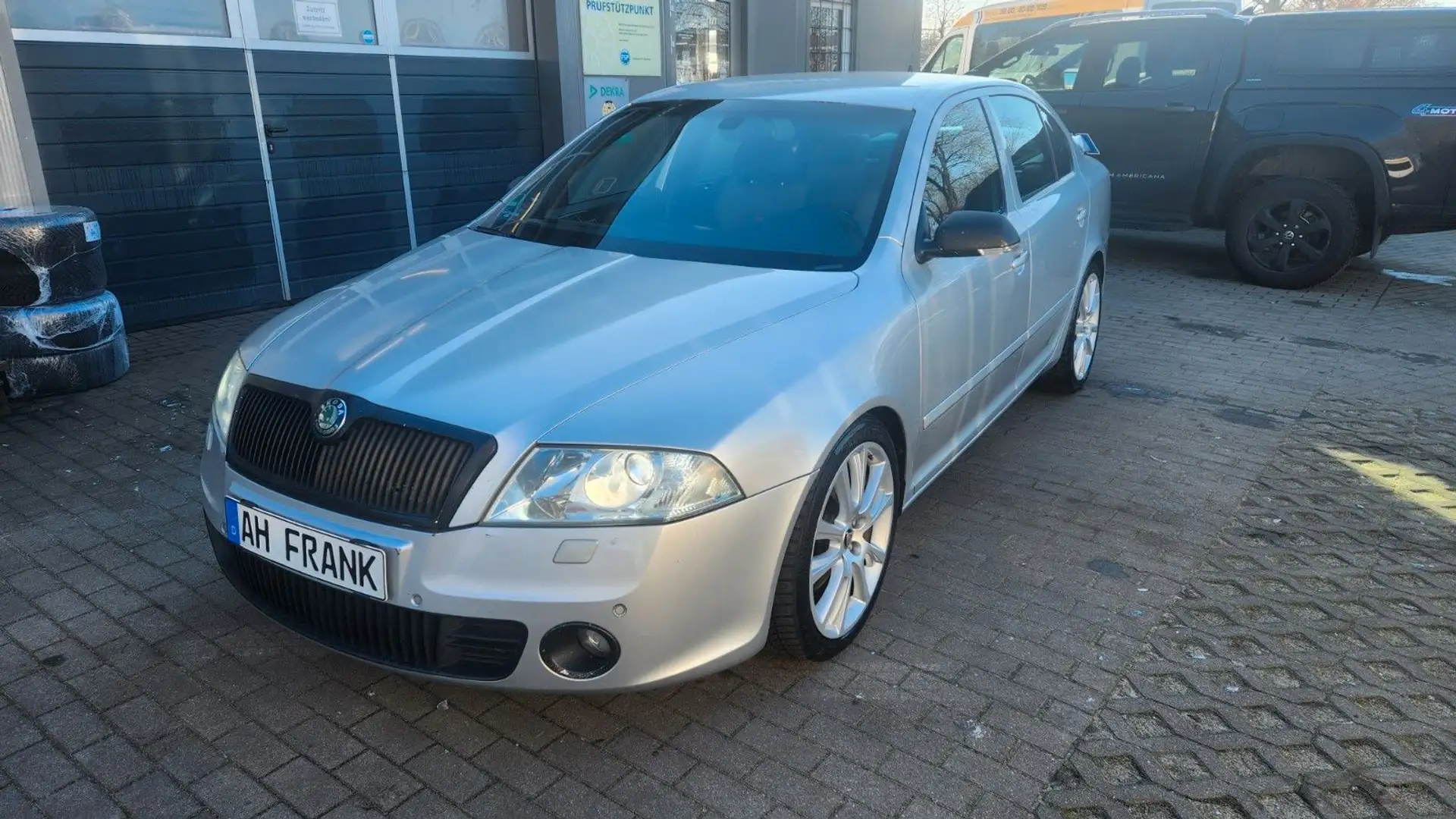 Skoda Octavia Lim. RS*Teilleder*Xenon*HU/AU 08.2026 Silber - 1