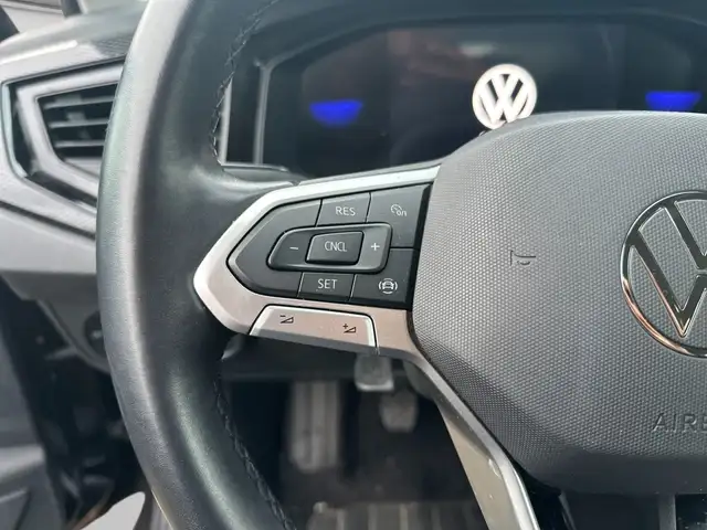 Volkswagen Polo view 9