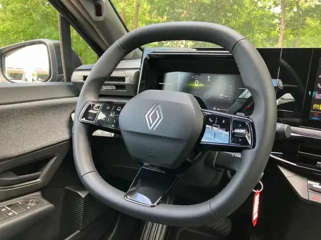 Renault Clio view 15